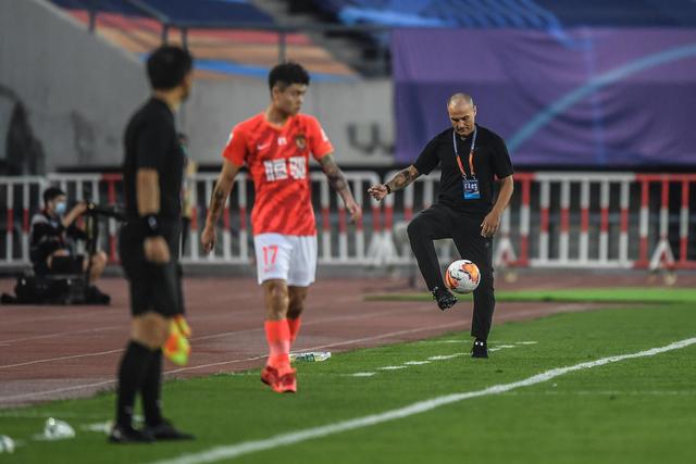 郭士强：崔永熙持球失误较多 专注力也需提高