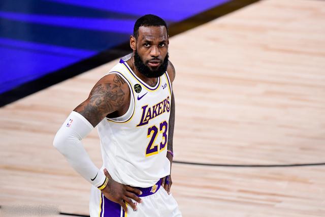 郭艾伦：人生总是充满坎坷 我腿完蛋了